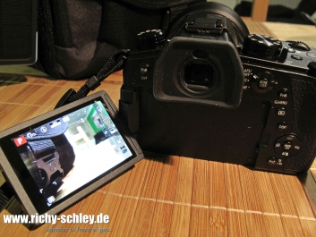 lumix-fz10002-03-2000