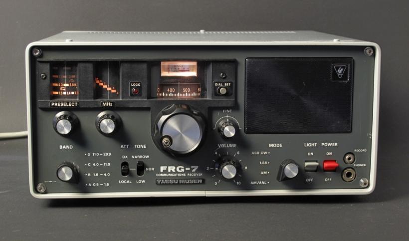 yaesu frg-7 front