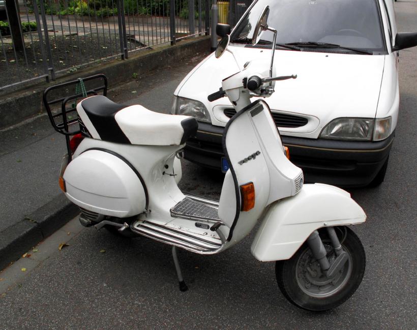 vespa p200e